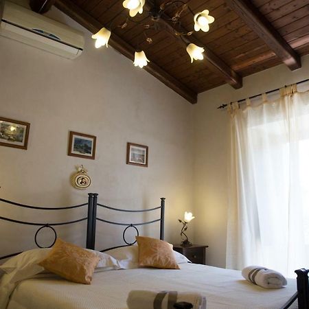 Casa Al Centro Storico Bed & Breakfast Николози Екстериор снимка