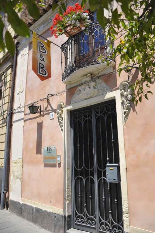 Casa Al Centro Storico Bed & Breakfast Николози Екстериор снимка