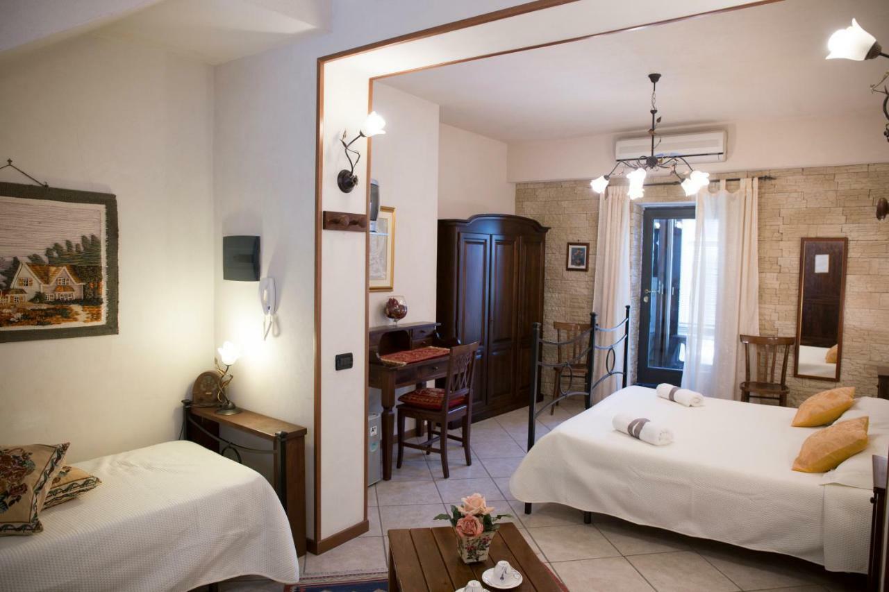 Casa Al Centro Storico Bed & Breakfast Николози Екстериор снимка