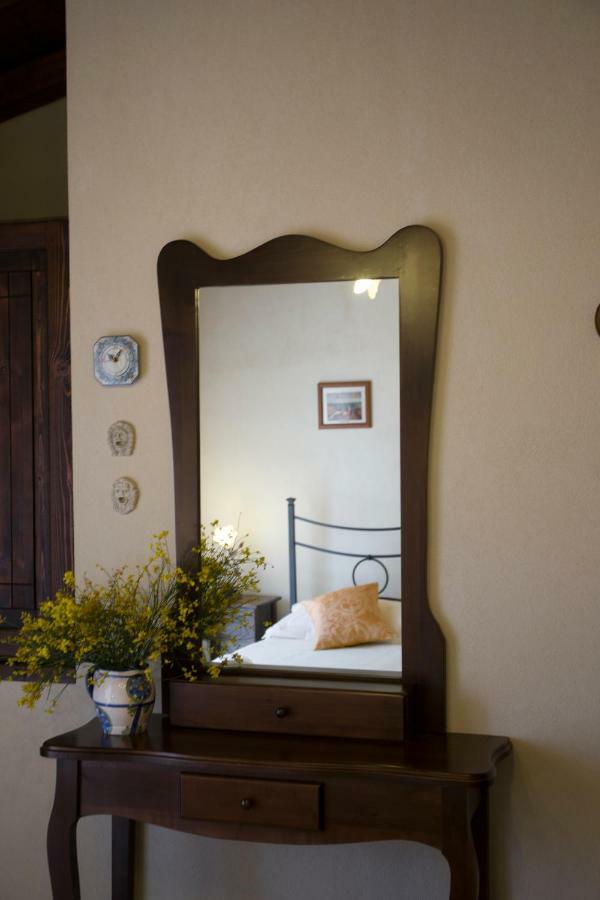 Casa Al Centro Storico Bed & Breakfast Николози Екстериор снимка